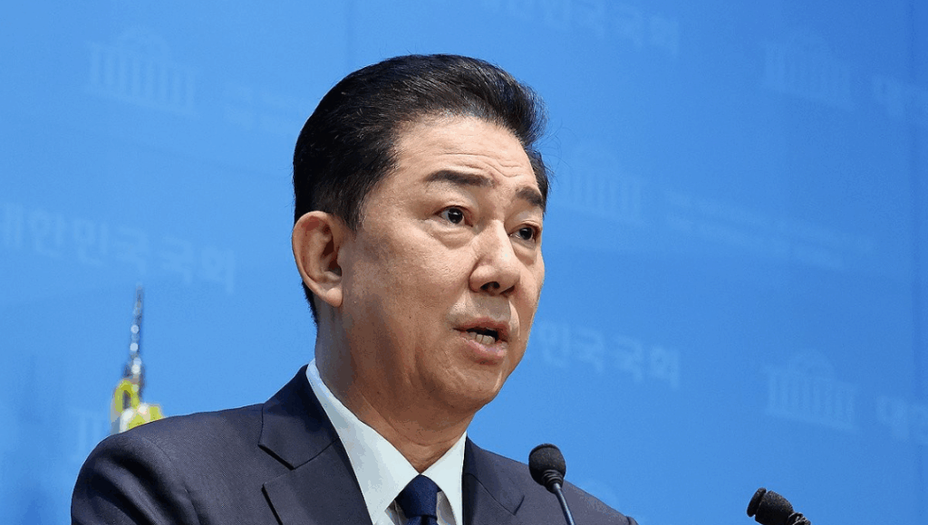 각종 의혹으로 더불어민주당 윤리심판원으로부터 제명 결정을 받은 김병기 의원이 재심을 신청하지 않겠다는 뜻을 밝히며 당을 떠나겠다고 밝혔다.