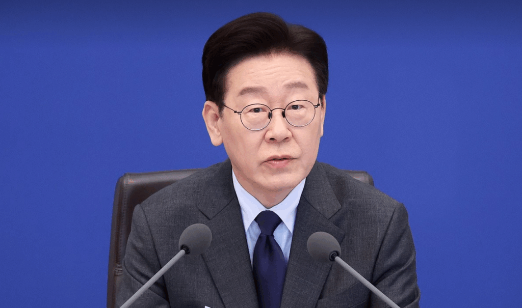 이재명 대통령이 우리 사회에 뿌리 깊게 박힌 ‘부동산 불패’ 인식에 정면 도전하며 투기 근절을 위한 고강도 정책 설계를 지시했다.