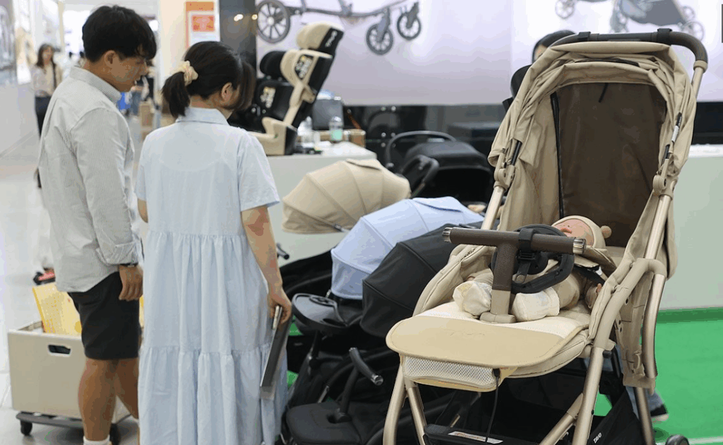 중소기업 현장에서 육아휴직으로 인해 발생하는 고질적인 인력 공백과 비용 부담을 덜어주기 위한 파격적인 민관 합작 지원책이 본격적인 성과를 내고 있다.