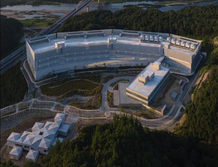 대한민국이 글로벌 빅테크의 AI 공습에 맞서 ‘소버린(Sovereign) AI’ 주권 확보를 위한 대규모 자금 수혈에 나섰다.