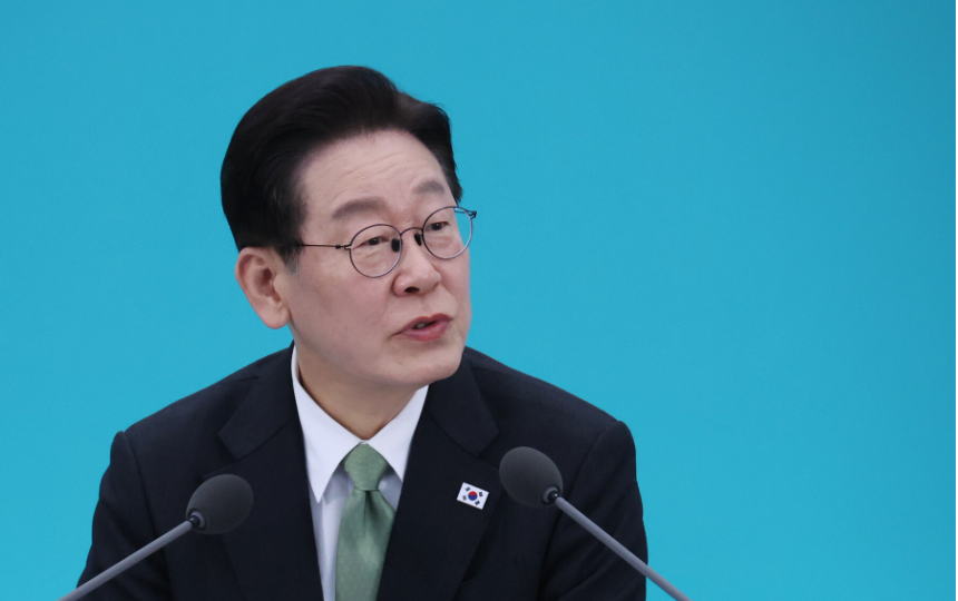 이재명 대통령의 국정운영에 대한 국민적 신뢰가 취임 이후 역대 최고 수준을 유지하며 견고한 지지세를 확인했다.