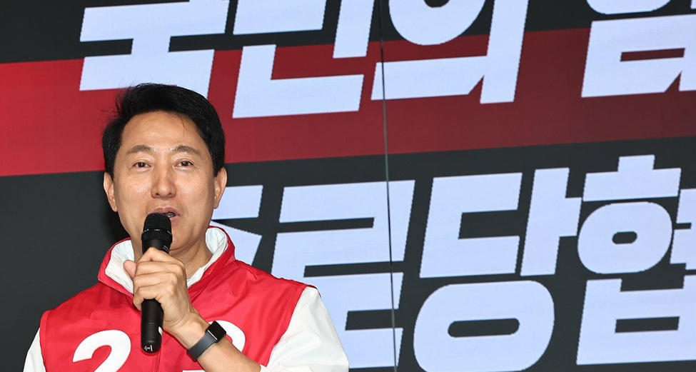 오세훈 국민의힘 서울시장 후보 측이 정원오 더불어민주당 후보를 향해 이른바 ‘48억 굿당 게이트’ 의혹에 대한 명확한 해명을 요구하며 파상공세를 펼쳤다. 
