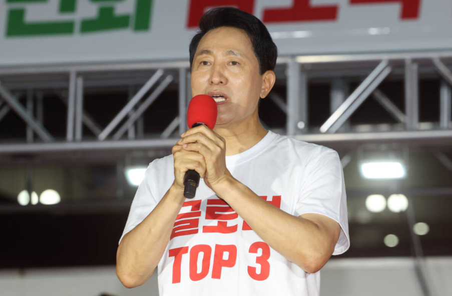 개표 막판까지 한 치 앞을 내다볼 수 없던 초접전 끝에 국민의힘 오세훈 후보가 더불어민주당 정원오 후보를 무너뜨리고 서울시 행정 지휘봉을 다시 잡았다. 6월 3일 치러진 제10회 전국동시지방선거 최대 격전지에서 오 후보는 극적인 대역전극을 연출하며 서울시장 선거 역사상 전무후무한 5선 고지에 올랐다.