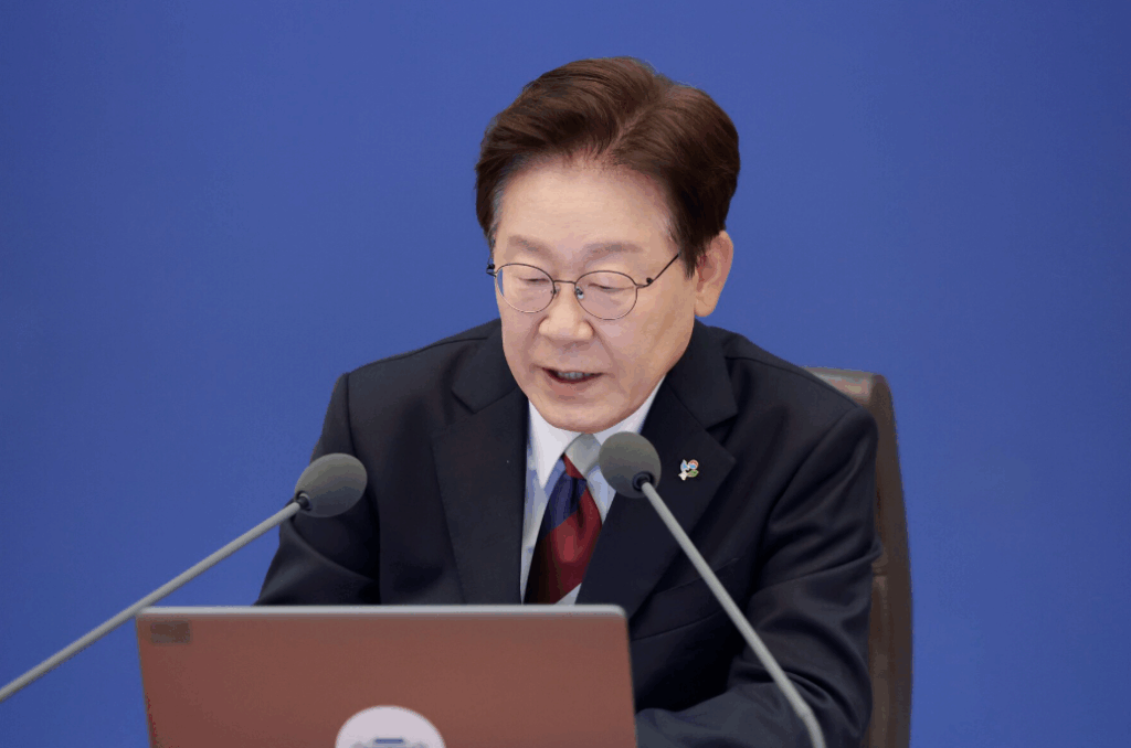 대한민국 헌정사상 초유의 투표용지 조기 소진 사태에 대해 이재명 대통령이 공식 입장을 표명했다.